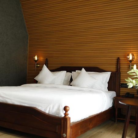 Leela'S 7Th Heaven Resort & Spa Trikunnapuzha 外观 照片