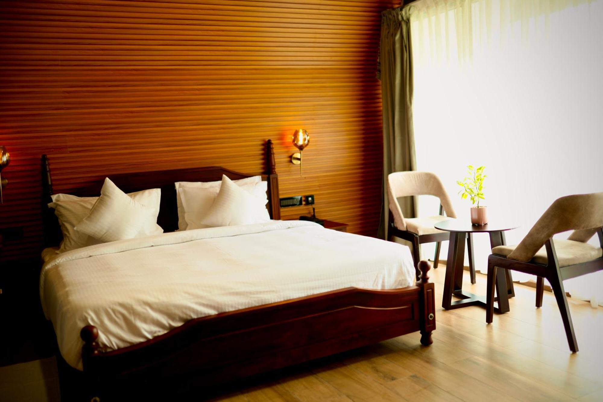 Leela'S 7Th Heaven Resort & Spa Trikunnapuzha 外观 照片