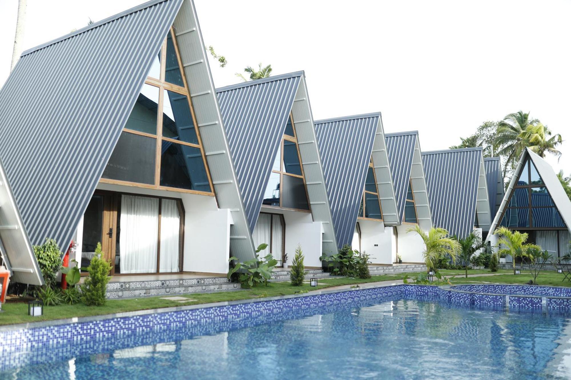 Leela'S 7Th Heaven Resort & Spa Trikunnapuzha 外观 照片